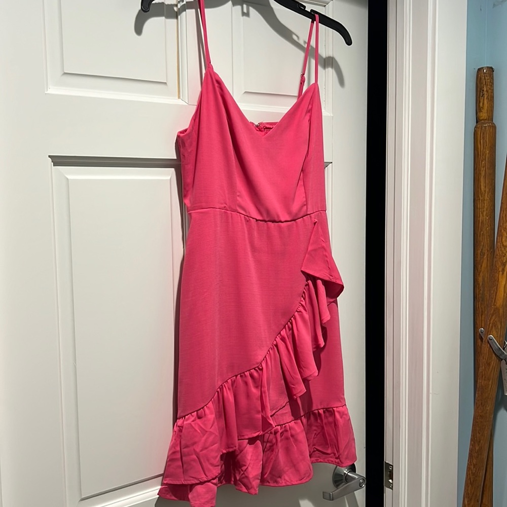 Ruffle Tulip Dress, Hot Pink, Sizes med. & large, new with tags. Has a lining